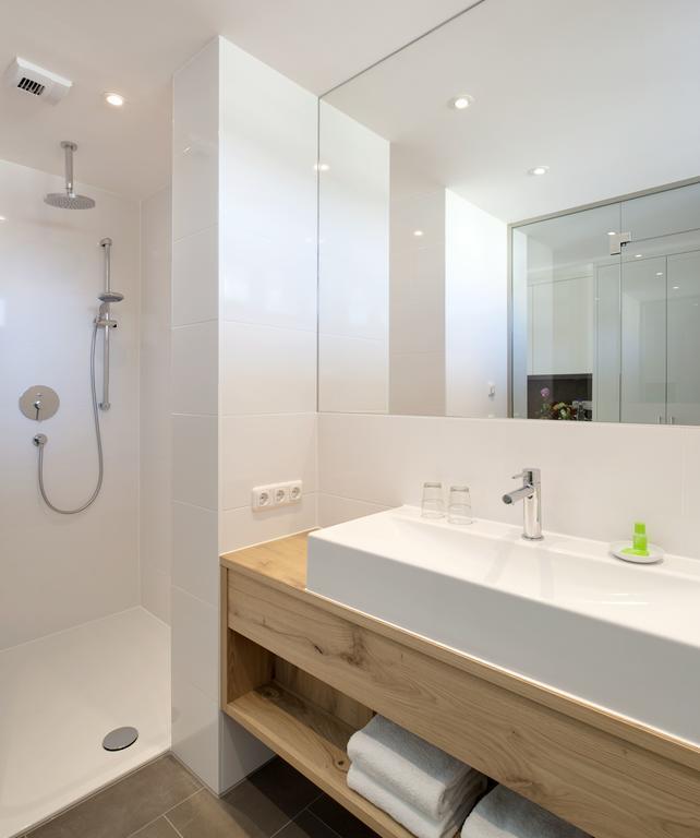 Hotel M120 Unterföhring Rum bild