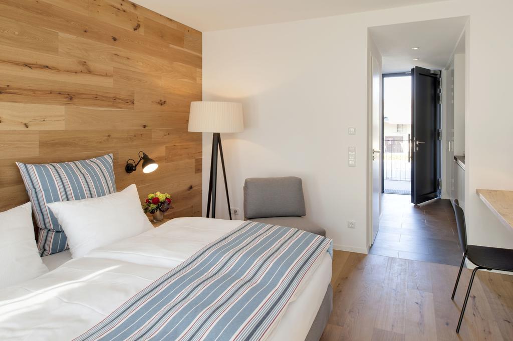 Hotel M120 Unterföhring Rum bild